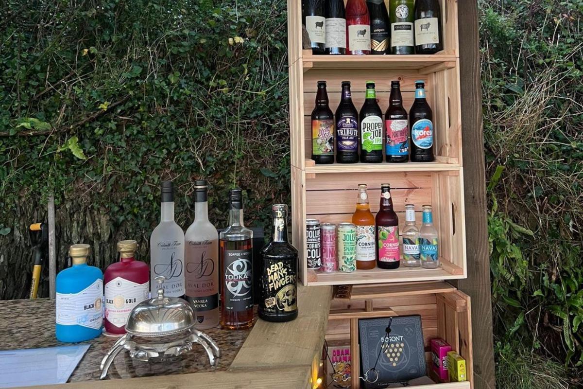 Villa Clotted Cream -Lydcott Glamping, Cornish Sea Views à Looe Extérieur photo